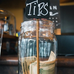 Tipping Culture in the US – Tip or Skip?